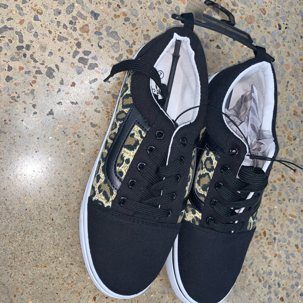 Leopard print shoes (multiple sizes available)
